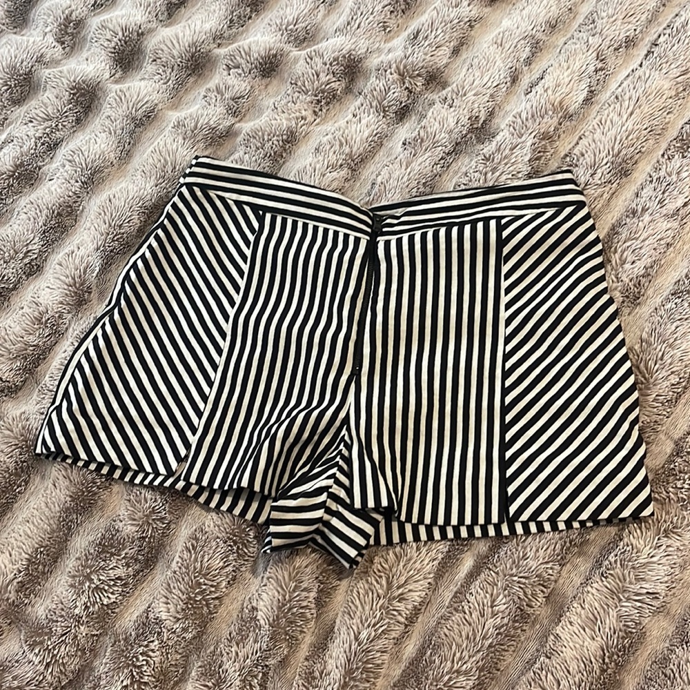 Zara shorts, Size L